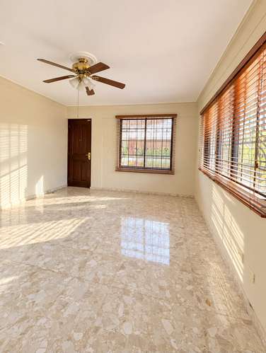 Se vende casa en las praderas de 3 habitaciones con piscina y jacuzzi en residencial cerrado - Imagen 2
