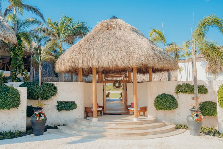 Villa de Lujo en Caletón, Cap Cana | 1,750 m² con Vista al Mar y al Golf