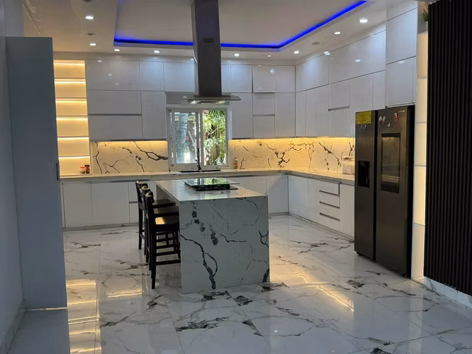 Oportunidad - Esta espectacular residencia ha sido diseñada para quienes buscan amplitud, comodidad y acabados de primer - Imagen 5