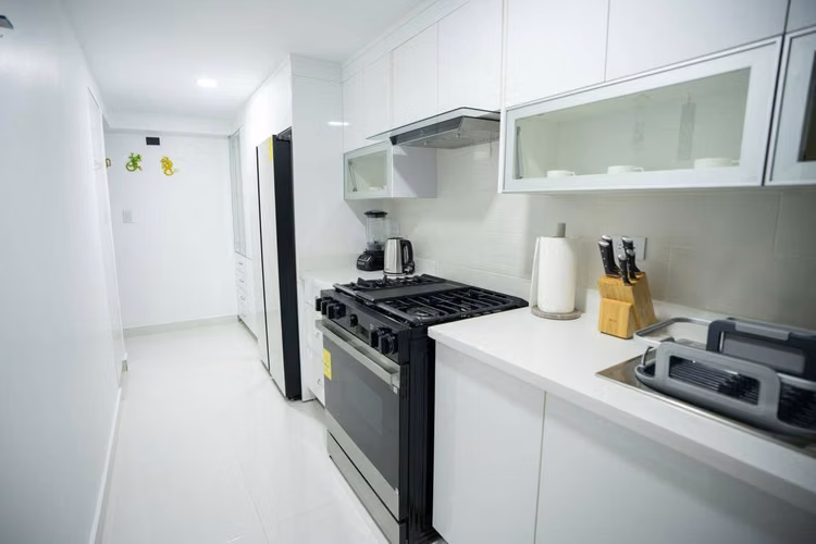 Alquiler de Penthouse Amueblado con vista al mar - Imagen 6