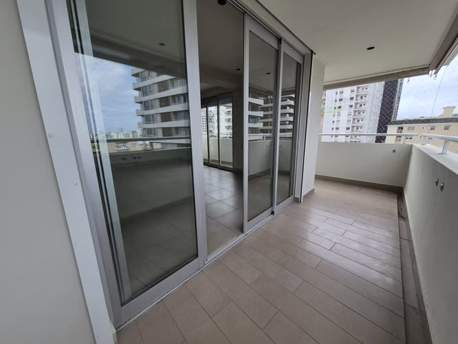 Apartamento en alquiler Piantini, 2 hab con linea blanca - Imagen 4