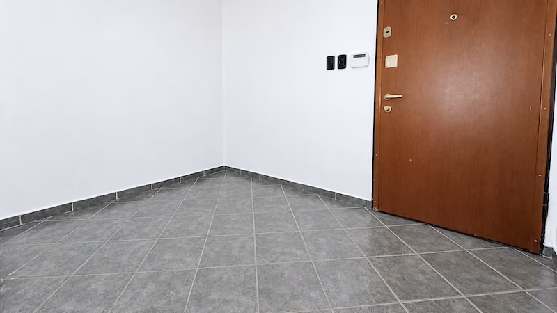 Alquiler local Oficina En Evaristo Morales listo para amueblar. 