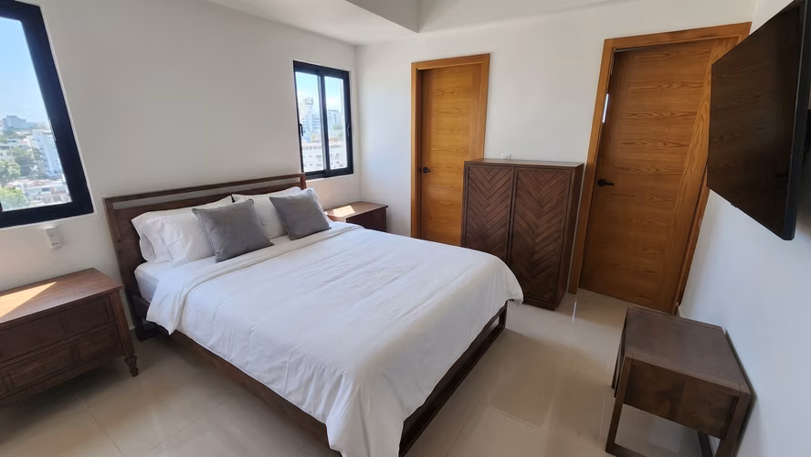 Amplio y Moderno Apartamento Amueblado en piso alto en Gazcue | 1-2 Habs | 2 Parqueos  - Imagen 11
