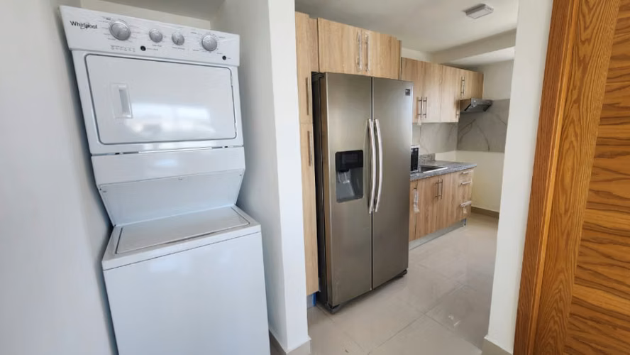 Amplio y Moderno Apartamento Amueblado en piso alto en Gazcue | 1-2 Habs | 2 Parqueos  - Imagen 14