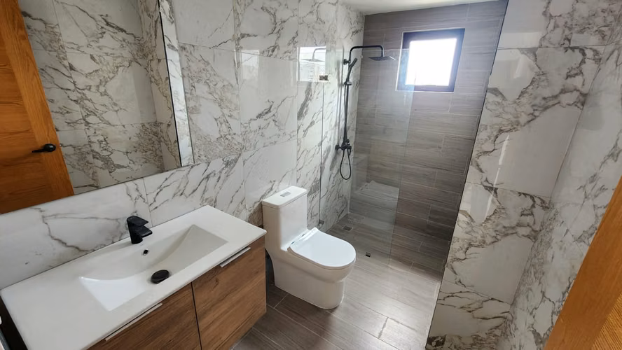 Amplio y Moderno Apartamento Amueblado en piso alto en Gazcue | 1-2 Habs | 2 Parqueos  - Imagen 9