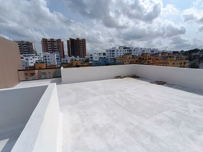 Apartamento de 3 habitaciones con terraza privada en venta  - Imagen 2