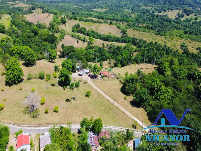 Farm of 846 tasks for sale in Guananico port silver