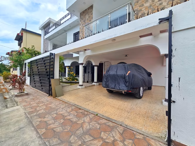 Casa en Alquiler Amueblado en Brisa Oriental Cerca de La Av Acologica