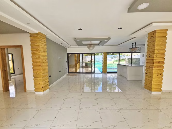 Villa nueva a estrenar en venta en jarabacoa cerca del pueblo a paso del rio camu