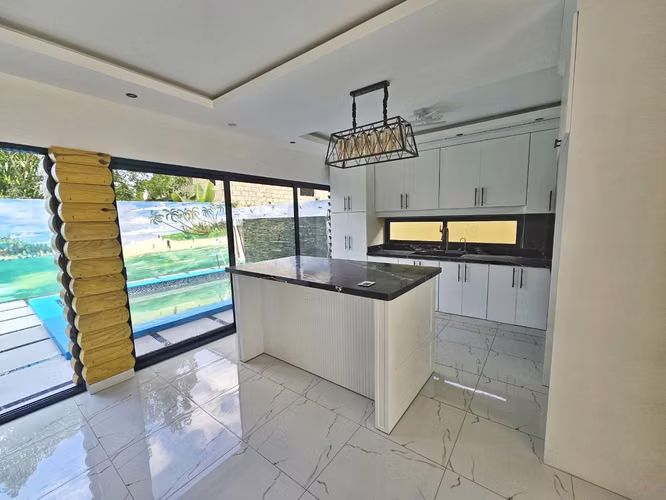 Villa nueva a estrenar en venta en jarabacoa cerca del pueblo a paso del rio camu