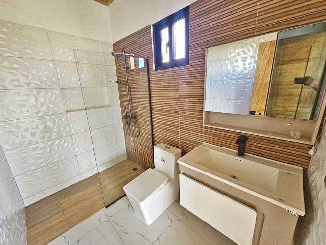 Villa nueva a estrenar en venta en jarabacoa cerca del pueblo a paso del rio camu