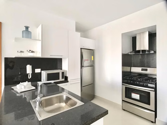 Apartamento Amueblado de 1 Hab. en Bella Vista, Distrito Nacional. - Imagen 2