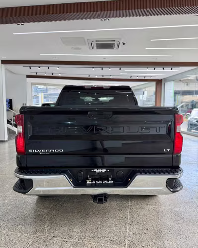 Chevrolet Silverado LT 2021 Negra 