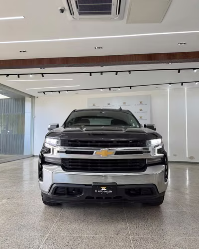 Chevrolet Silverado LT 2021 Negra 