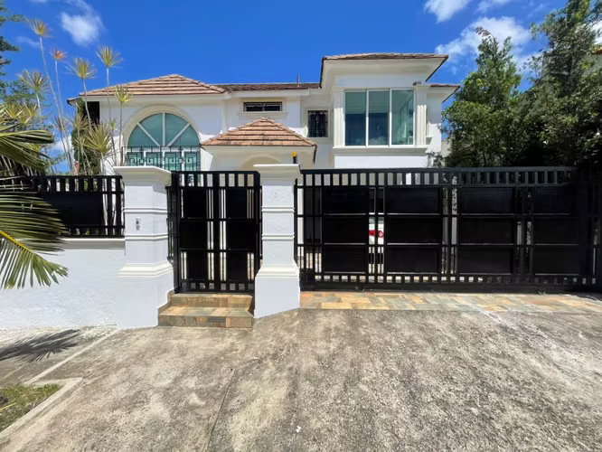 Casa hermosa de venta en La Zurza 
