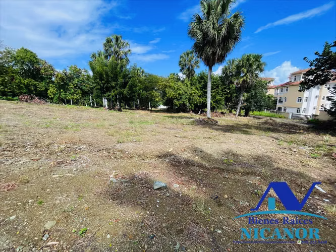 Solar de 8,325 M2 en venta en proximo a la playa de cofresi puerto plata - Imagen 2