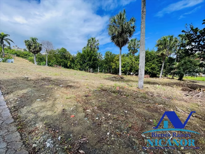 Solar de 8,325 M2 en venta en proximo a la playa de cofresi puerto plata - Imagen 4