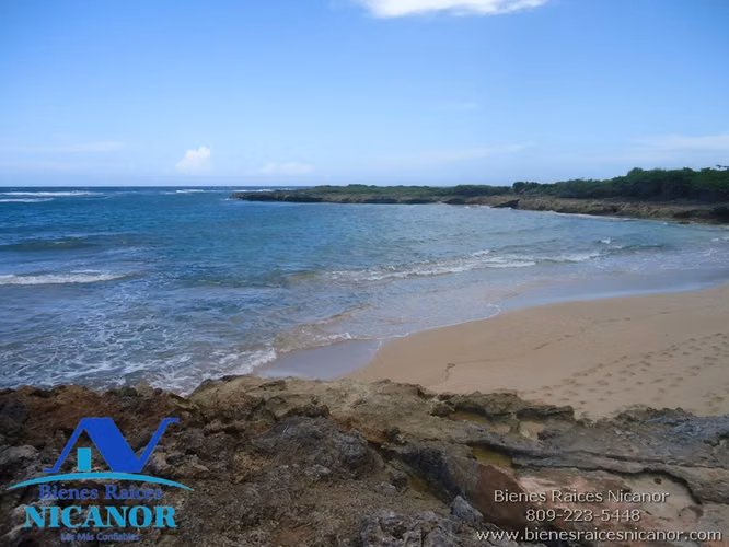 Terreno de 452,500 M2 frente a la playa en venta en puerto plata - Imagen 2