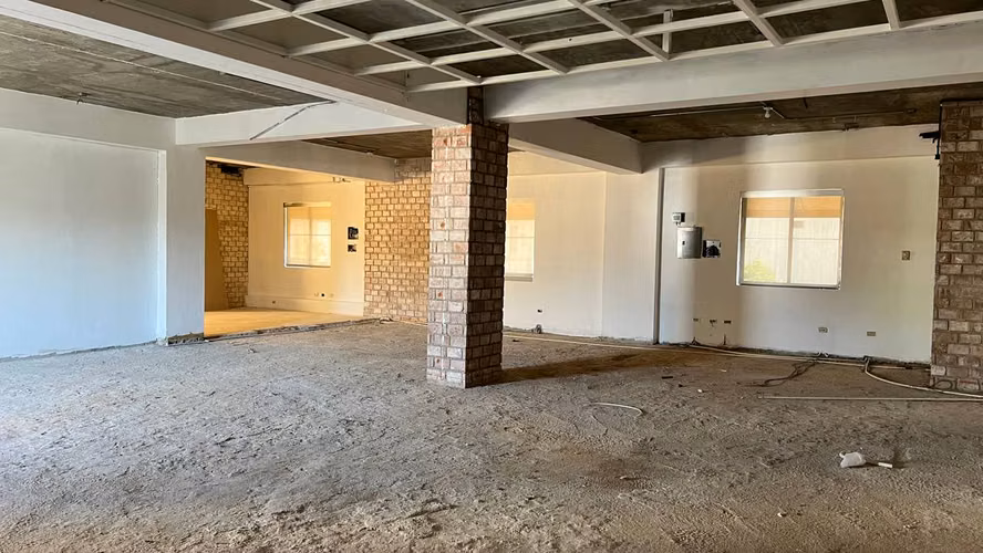 LOCAL | SEGUNDO PISO | PLAZA COMERCIAL | GAZCUE - Imagen 4
