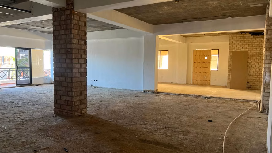 LOCAL | SEGUNDO PISO | PLAZA COMERCIAL | GAZCUE