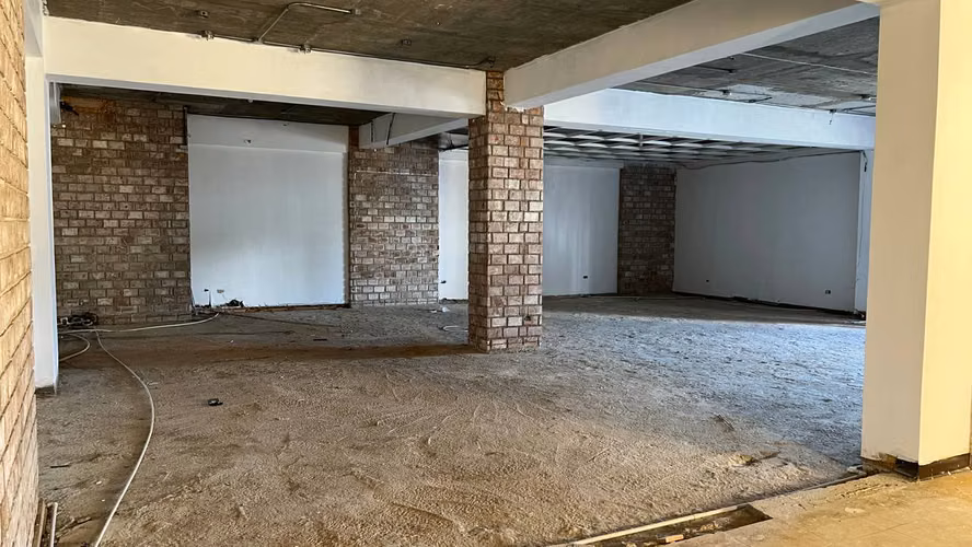 LOCAL | SEGUNDO PISO | PLAZA COMERCIAL | GAZCUE - Imagen 6