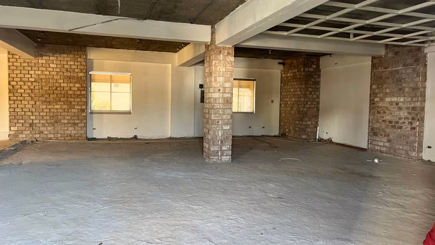 LOCAL | SEGUNDO PISO | PLAZA COMERCIAL | GAZCUE - Imagen 3