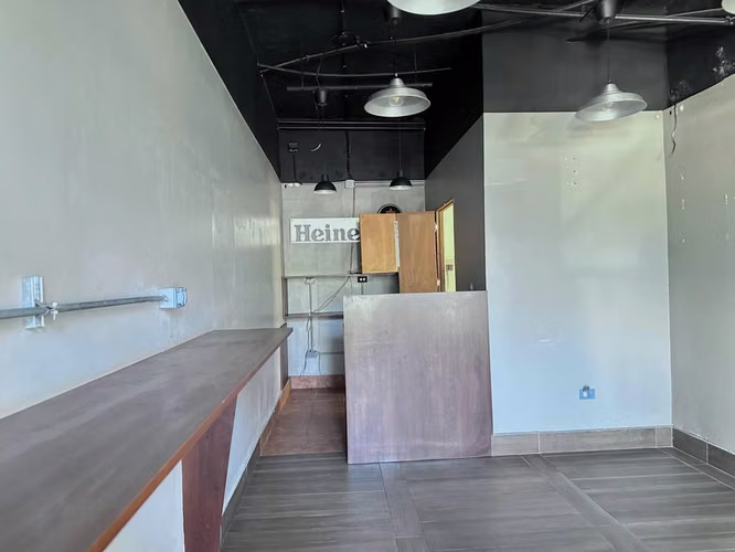 Local en alquiler Primer nivel- La Castellana