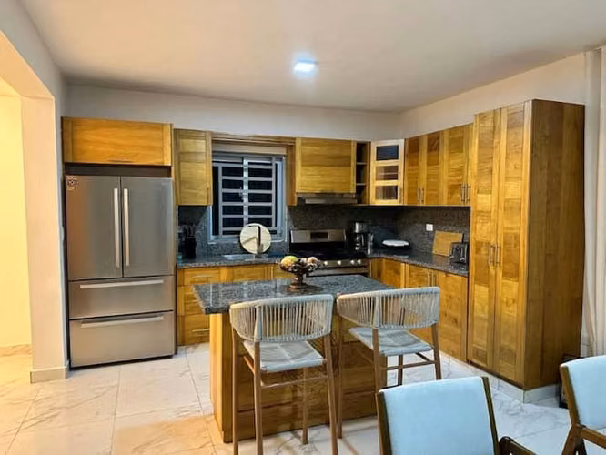 Casa en renta en residencial privado con control de acceso 
