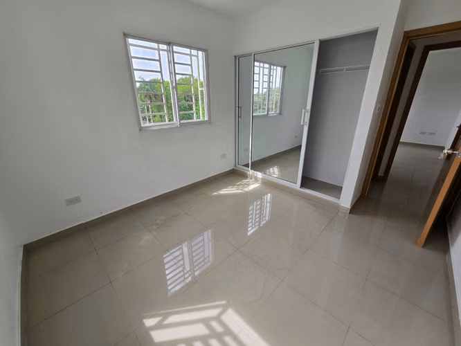 Apartamento con Terraza Privada Jacobo Majluta  4to Piso   - Imagen 12