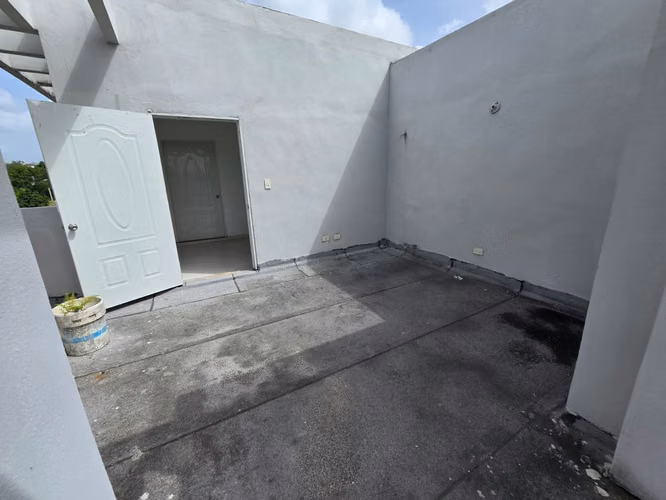 Apartamento con Terraza Privada Jacobo Majluta  4to Piso   - Imagen 2
