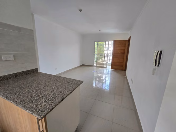 Apartamento con Terraza Privada Jacobo Majluta  4to Piso   - Imagen 11