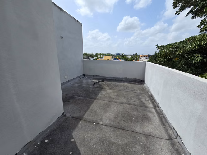 Apartamento con Terraza Privada Jacobo Majluta  4to Piso   - Imagen 4