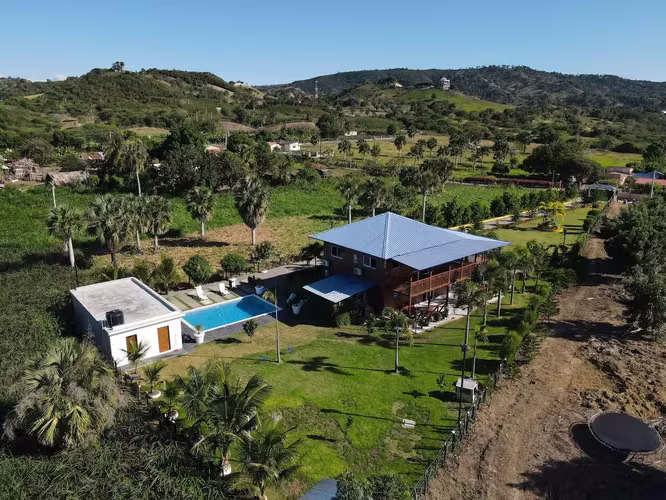 Villa tipo casa de campo en madera rodeada de naturaleza, a solo 30 minutos del Santiago Centro. - Imagen 2