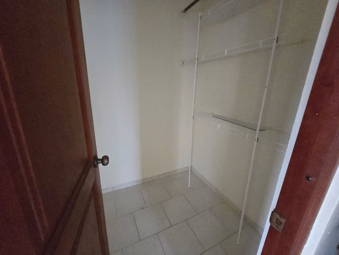 Apartamento El Claret detras de Almacenes Unidos Arroyo Hondo alquiler  2do Piso  - Imagen 5