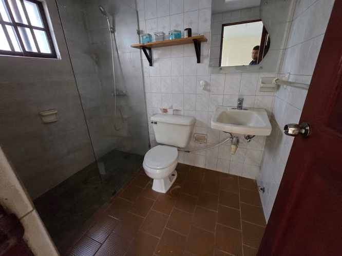 Apartamento El Claret detras de Almacenes Unidos Arroyo Hondo alquiler  2do Piso  - Imagen 6