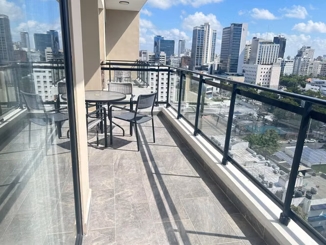 Apartamento amueblado en renta en Evaristo Morales - Imagen 3