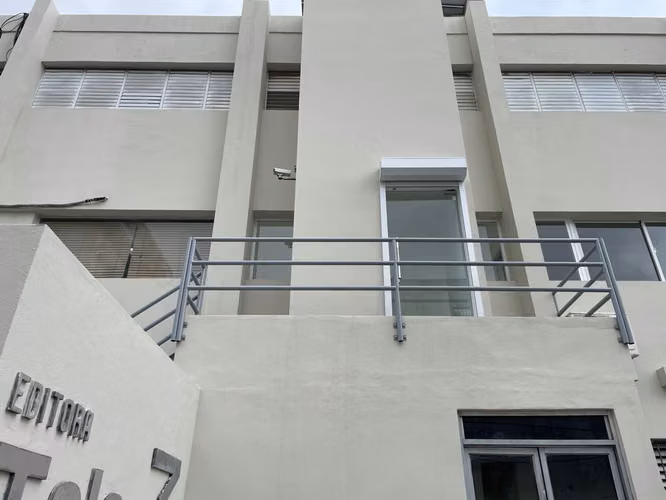 Local Comercial en Alquiler  en Evaristo Morales  - Imagen 3