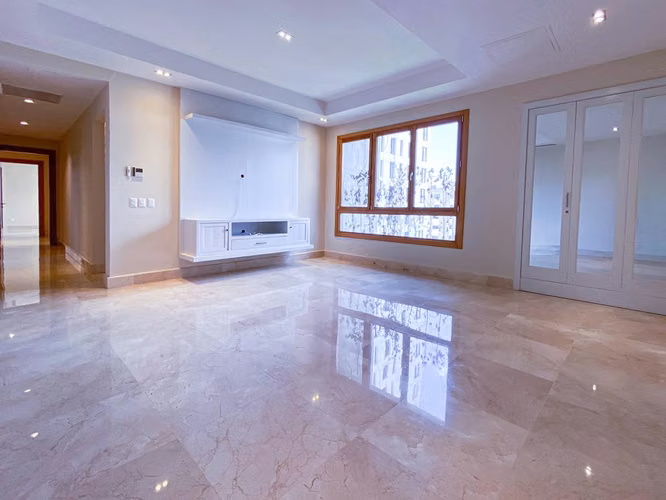 Apartamento en venta en Piantini con área social y 4 parqueos - Imagen 3