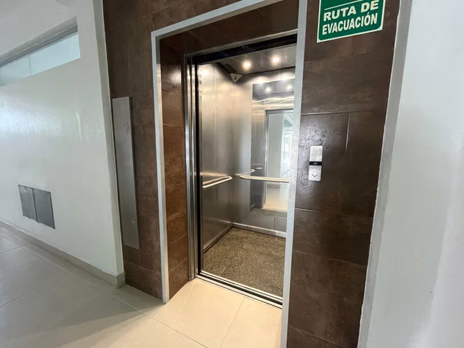 Oficina en Alquiler en Naco de 57.31m2 – Segundo Nivel  - Imagen 15