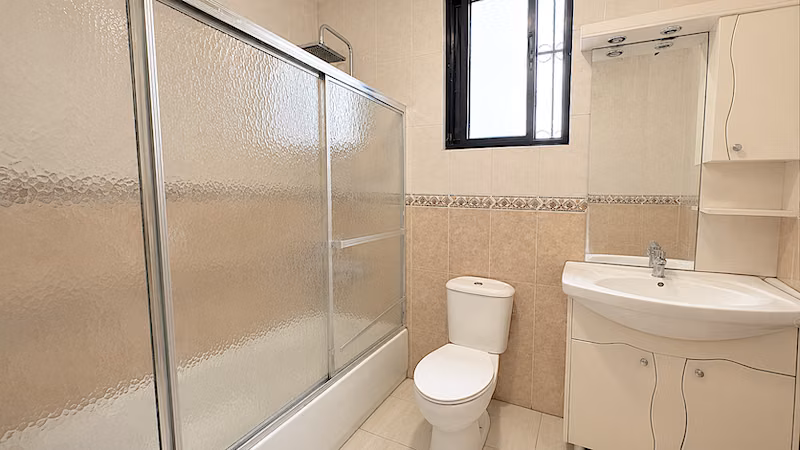  Casa de 2 Niveles en Residencial Cerrado | Amplios Espacios. Próximo a la Embajada Americana. - Imagen 9