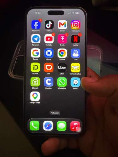 iPhones 14 pro Max de 256GB batería en un 80% le dura el día completo todo original factory en excelente estado. 