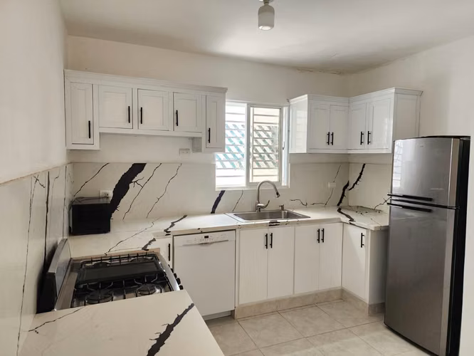 CASA EN VENTA EN LOS RIELES DE GURABO - Imagen 4