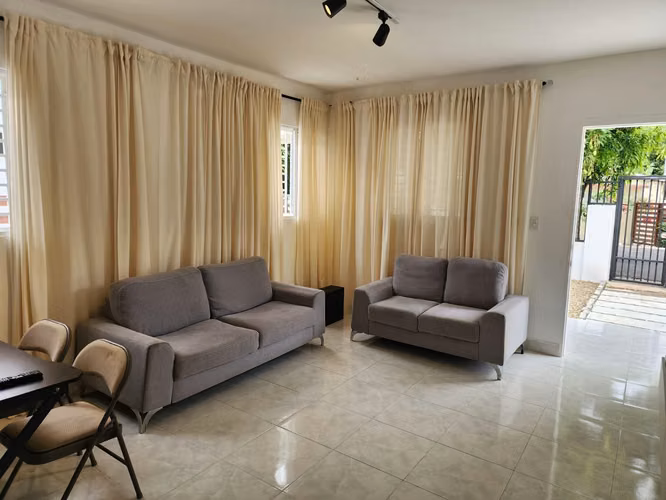CASA EN VENTA EN LOS RIELES DE GURABO - Imagen 3