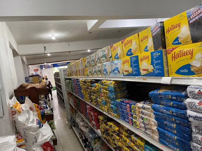 RENTO SUPERMERCADO EN CABARETE CON TODOS LOS EQUIPOS INCLUIDOS 