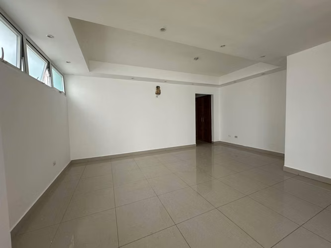 Apartamento en alquiler- Ens Paraíso - Imagen 3