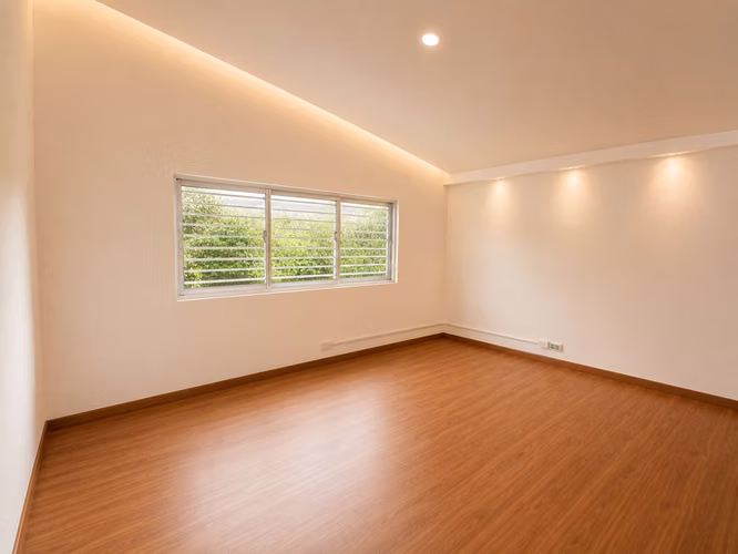 PRIMER PISO ideal para oficina, restaurante, guardería, etc   - Imagen 4