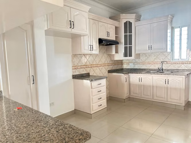 Apartamento en venta de 3 habitaciones en Urbanización Real - Imagen 4