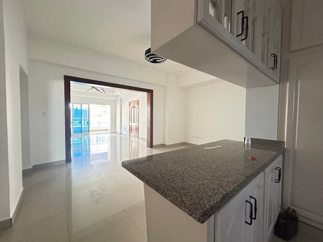 Apartamento en venta de 3 habitaciones en Urbanización Real - Imagen 2