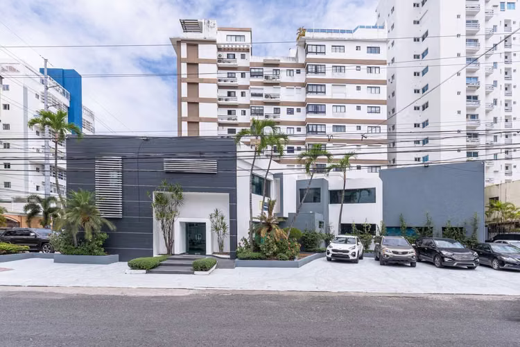 Edificio corporativo / local comercial en venta en El Vergel  