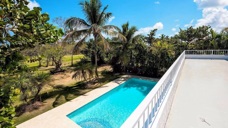 En Alquiler Villa privada en Punta Cana con Piscina y Vista al Golf - Imagen 15